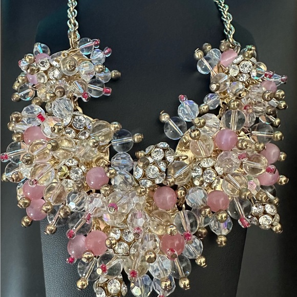 Jewelry - Elegant Gold and Pink Statement Necklace
